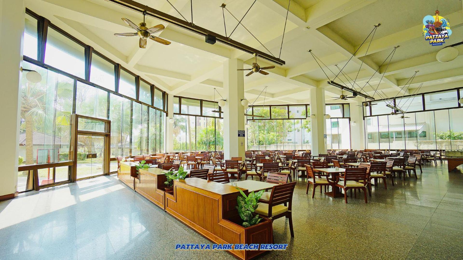 Pattaya Park Beach Resort Buitenkant foto
